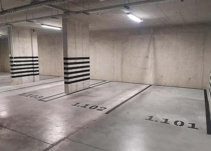 Novum Apartment With Parking