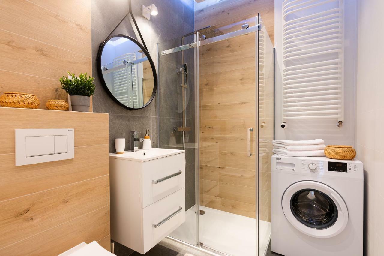 Novum With Parking Apartment
